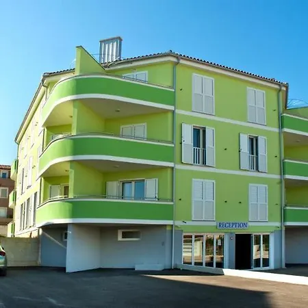 Apartements Dom 4* Premantura