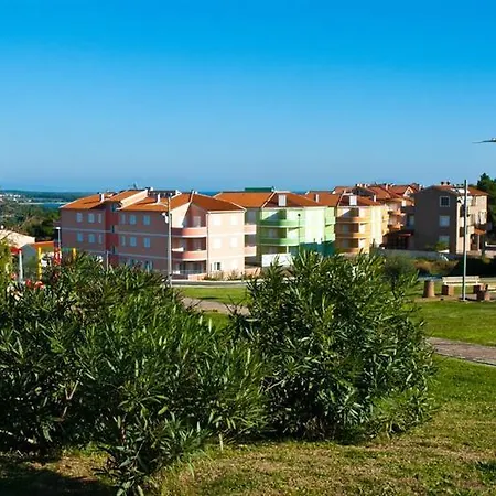 Apartements Dom Hotel 4*