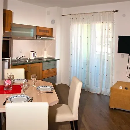 Apartements Dom Hotel 4*