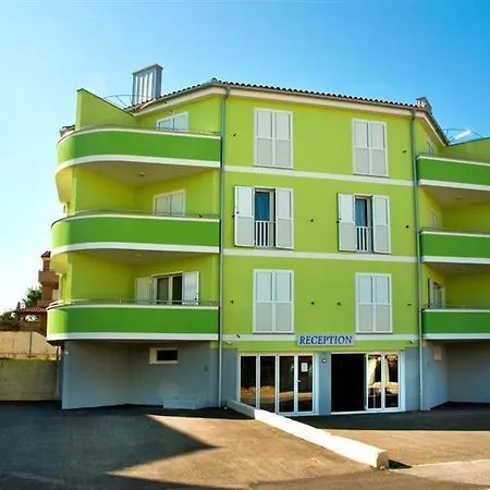 Hotel Apartements Dom 4*